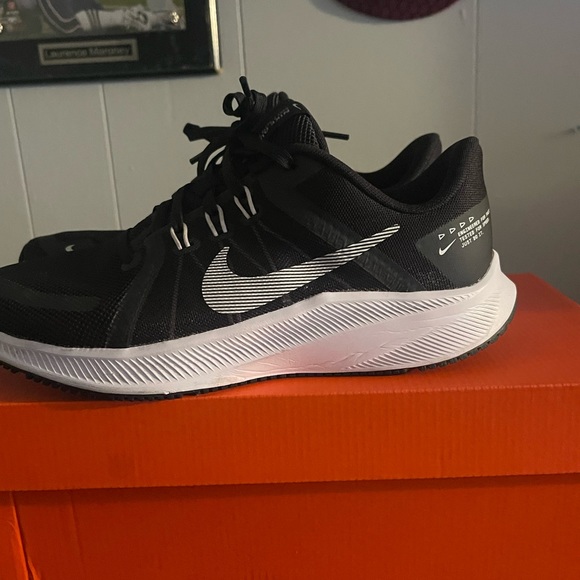 Nike quest 4 - Picture 1 of 4